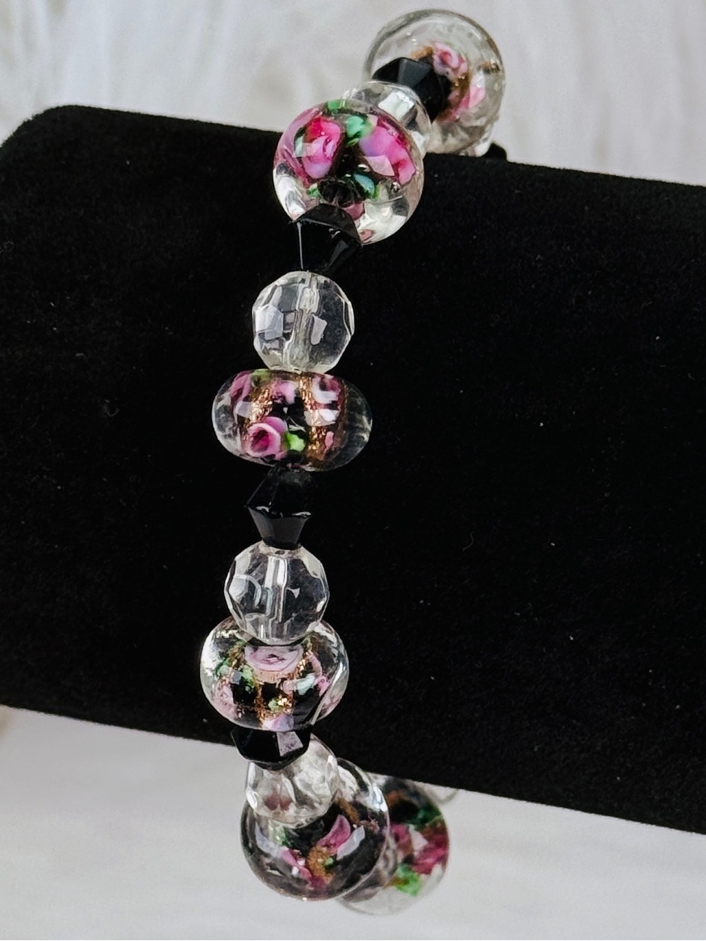 Floral Glass Bead 6 1/2 Bracelet Black Pink Green Gold Tone Toggle Closure